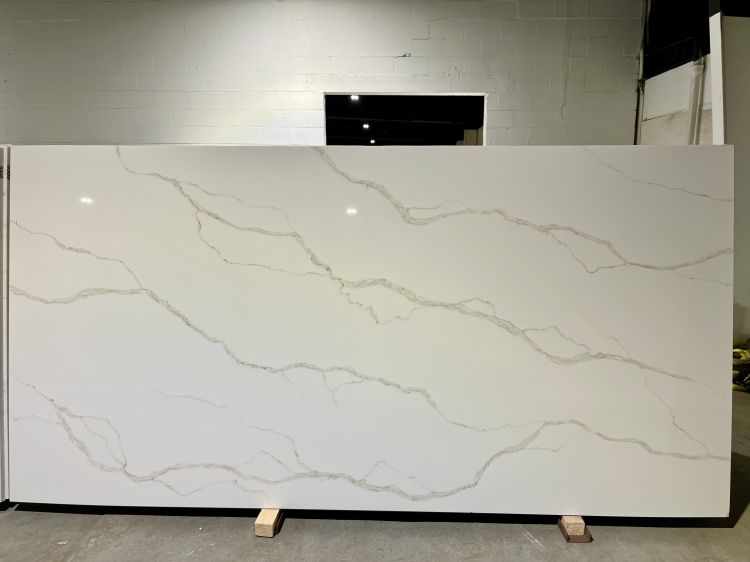 Calacatta Luxe Quartz 3cm 127x 64